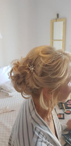 Νυφικά χτενίσματα | Κομμωτήριο στην Τήνος